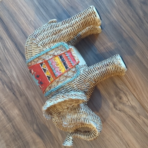 Decorative elephant. Home decor elephant with felt padded feet. - Picture 2 of 6